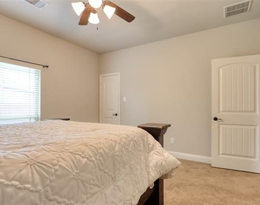 2601 Grouse Hollow Way - Photo Thumbnail 33