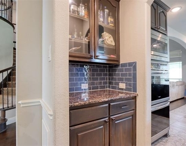 2601 Grouse Hollow Way - Photo Thumbnail 14