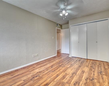 9314 Shipman Street - Photo Thumbnail 17