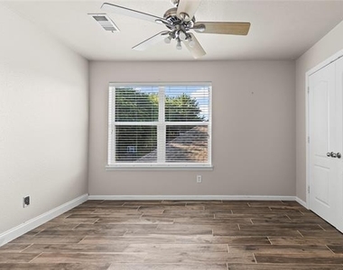 5517 Greenview Court - Photo Thumbnail 30