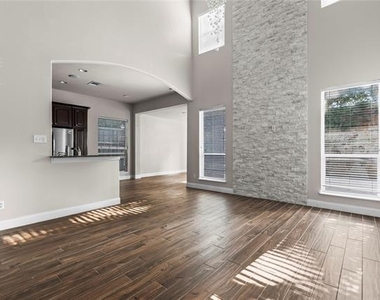 5517 Greenview Court - Photo Thumbnail 6