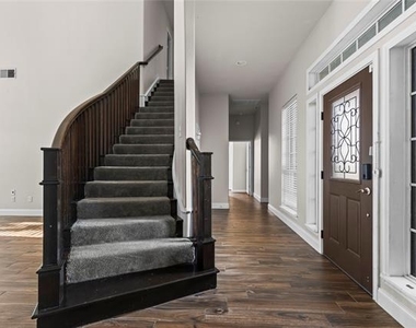 5517 Greenview Court - Photo Thumbnail 1