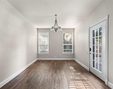 5517 Greenview Court - Photo Thumbnail 13