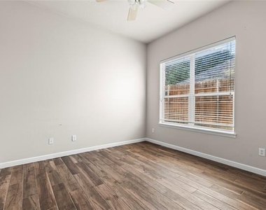 5517 Greenview Court - Photo Thumbnail 22