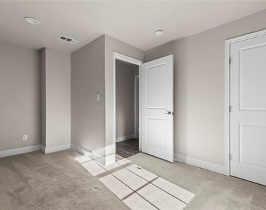 5517 Greenview Court - Photo Thumbnail 33