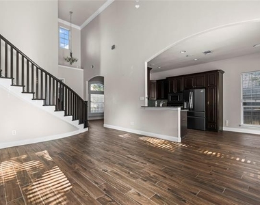 5517 Greenview Court - Photo Thumbnail 7