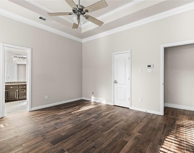 5517 Greenview Court - Photo Thumbnail 17