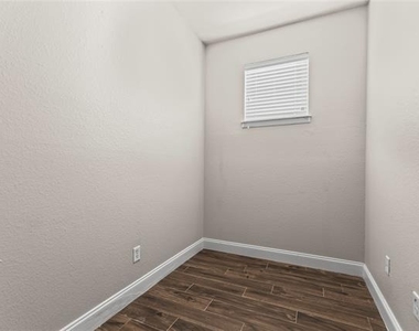 5517 Greenview Court - Photo Thumbnail 26