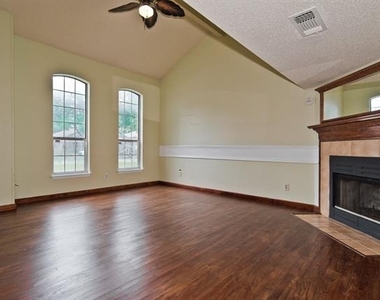 6014 Parkmeadow Drive - Photo Thumbnail 4