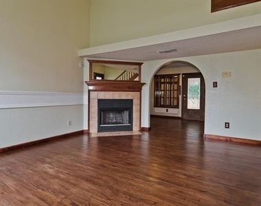 6014 Parkmeadow Drive - Photo Thumbnail 5