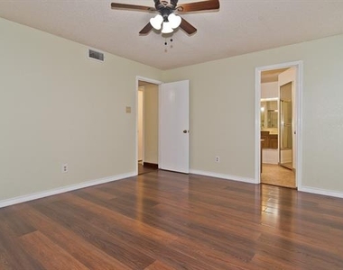 6014 Parkmeadow Drive - Photo Thumbnail 11
