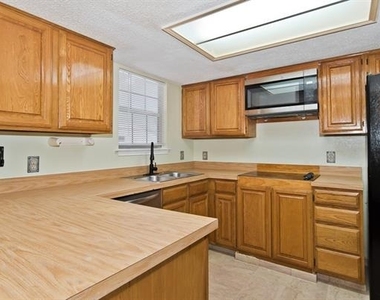 6014 Parkmeadow Drive - Photo Thumbnail 9