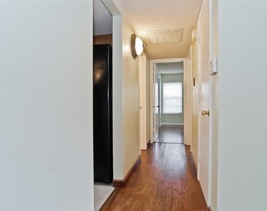 6014 Parkmeadow Drive - Photo Thumbnail 10