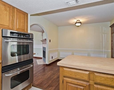 6014 Parkmeadow Drive - Photo Thumbnail 8
