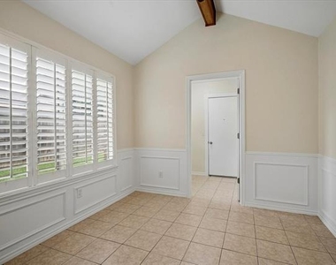 5012 Andover Drive - Photo Thumbnail 10
