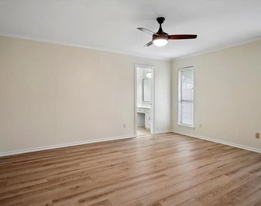 5012 Andover Drive - Photo Thumbnail 13