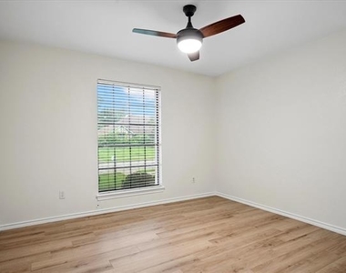 5012 Andover Drive - Photo Thumbnail 19