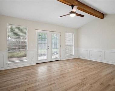 5012 Andover Drive - Photo Thumbnail 4