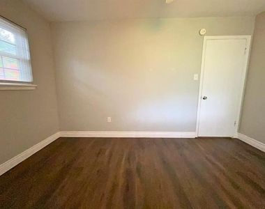 2709 Nw Hilltop Drive - Photo Thumbnail 17