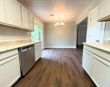 2709 Nw Hilltop Drive - Photo Thumbnail 5