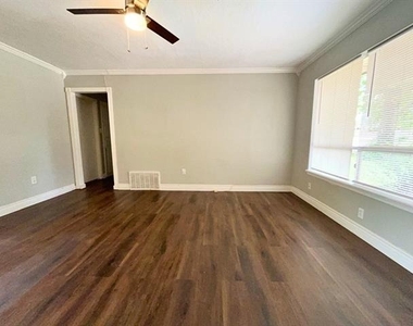 2709 Nw Hilltop Drive - Photo Thumbnail 2