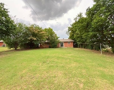 2709 Nw Hilltop Drive - Photo Thumbnail 19