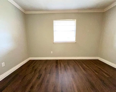 2709 Nw Hilltop Drive - Photo Thumbnail 9