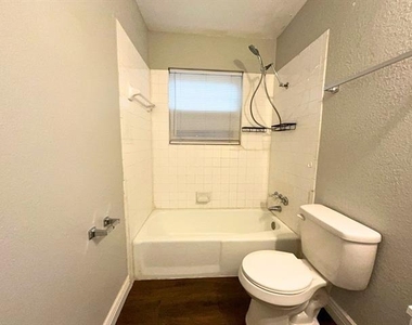 2709 Nw Hilltop Drive - Photo Thumbnail 15