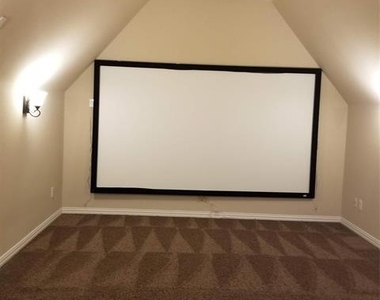 6905 Benjamin Way - Photo Thumbnail 19