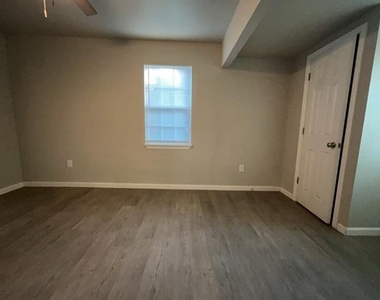 1808 Nw Taft Avenue - Photo Thumbnail 10