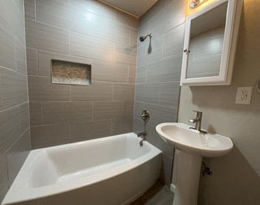 1808 Nw Taft Avenue - Photo Thumbnail 15