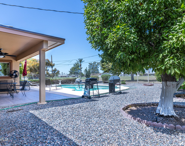 10846 N 109th Avenue - Photo Thumbnail 8