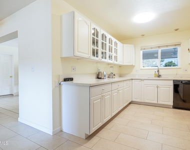 10846 N 109th Avenue - Photo Thumbnail 12