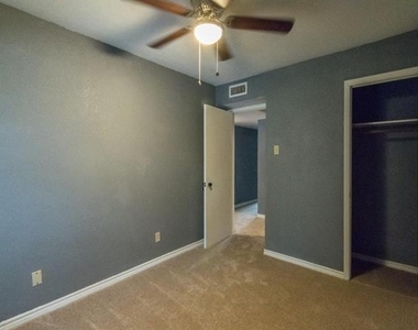 317 Valley Park Drive - Photo Thumbnail 12
