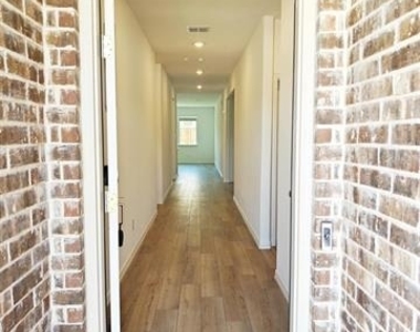 8404 Honeylocust Street - Photo Thumbnail 2