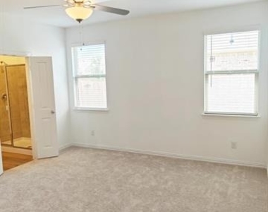 8404 Honeylocust Street - Photo Thumbnail 11