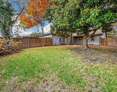 9806 Parkford Drive - Photo Thumbnail 19