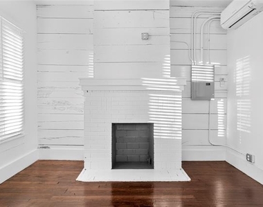 813 May Street - Photo Thumbnail 9