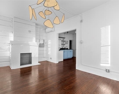 813 May Street - Photo Thumbnail 8