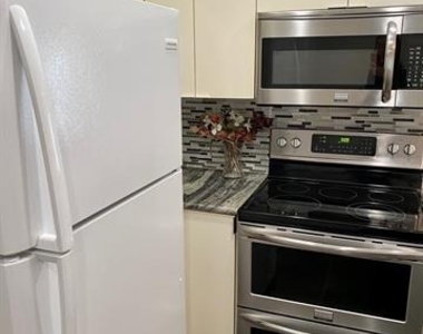 4221 Cole Avenue - Photo Thumbnail 6