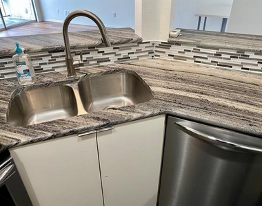 4221 Cole Avenue - Photo Thumbnail 5