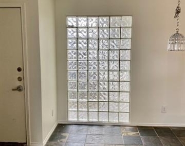 4221 Cole Avenue - Photo Thumbnail 7