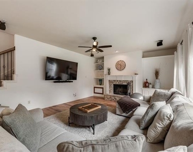 4104 Tiffany Drive - Photo Thumbnail 2