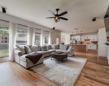 4104 Tiffany Drive - Photo Thumbnail 3
