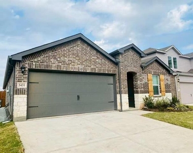 4331 Rendezvous Way - Photo Thumbnail 2