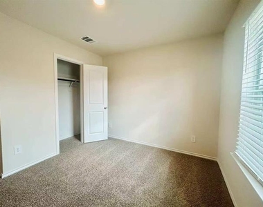 4331 Rendezvous Way - Photo Thumbnail 14