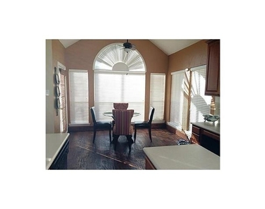 4506 Burnhill Drive - Photo Thumbnail 7