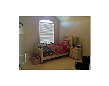 4506 Burnhill Drive - Photo Thumbnail 8