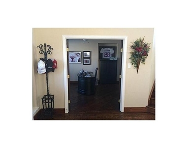 4506 Burnhill Drive - Photo Thumbnail 5