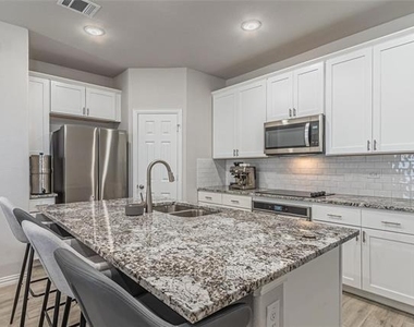 579 Ruthye Lane - Photo Thumbnail 13